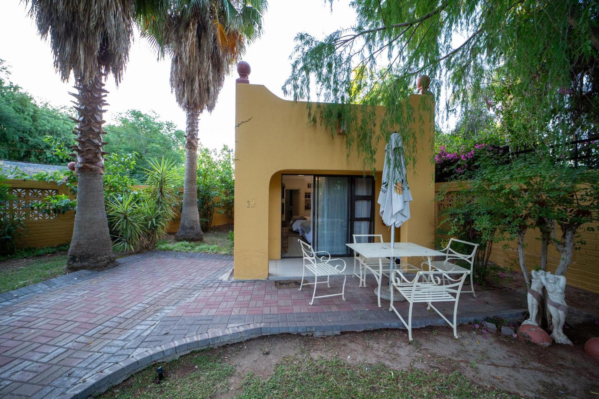 Sunriver Kalahari Lodge Riverside Stay In Upington Exterior photo