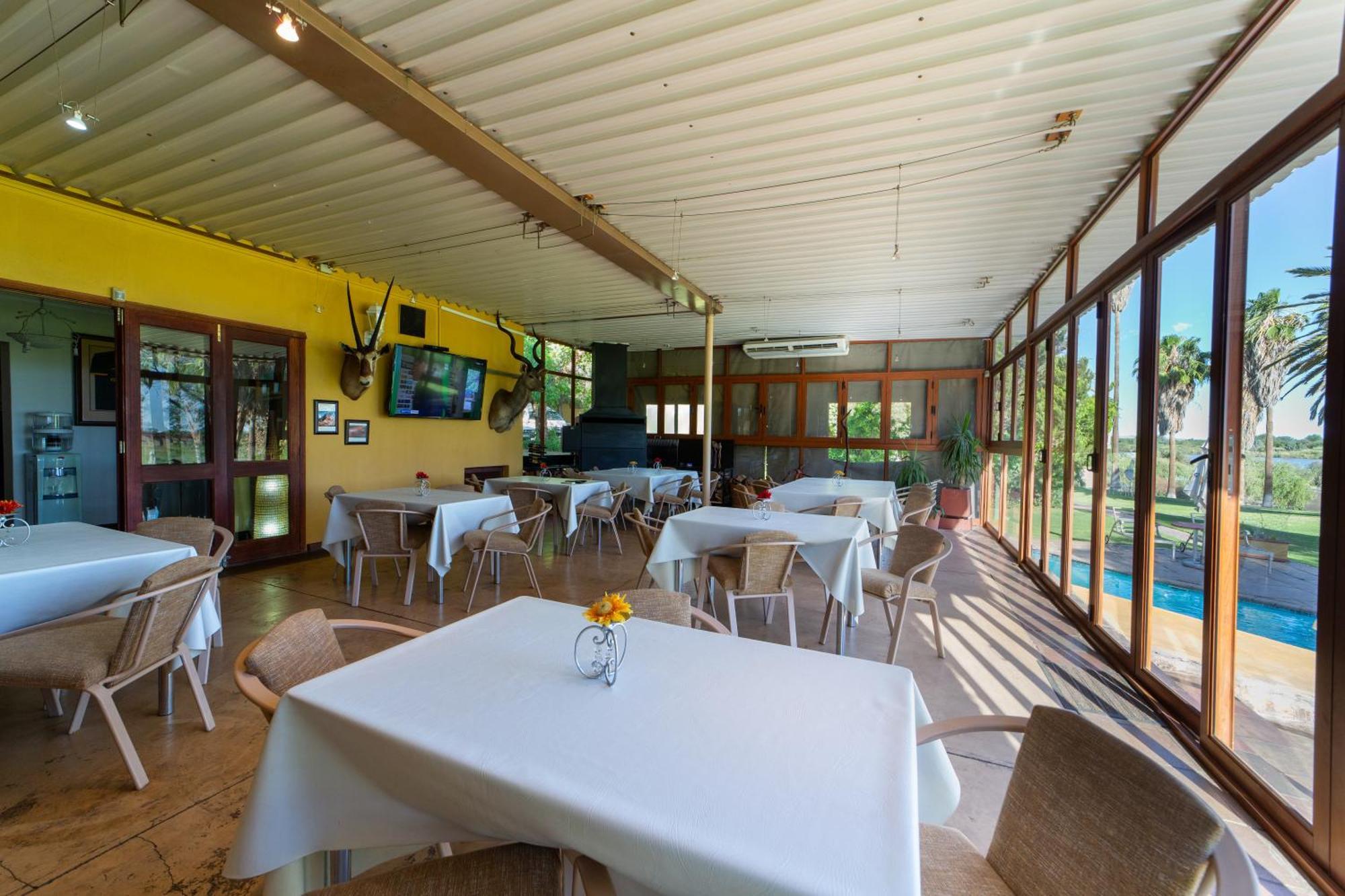 Sunriver Kalahari Lodge Riverside Stay In Upington Exterior photo
