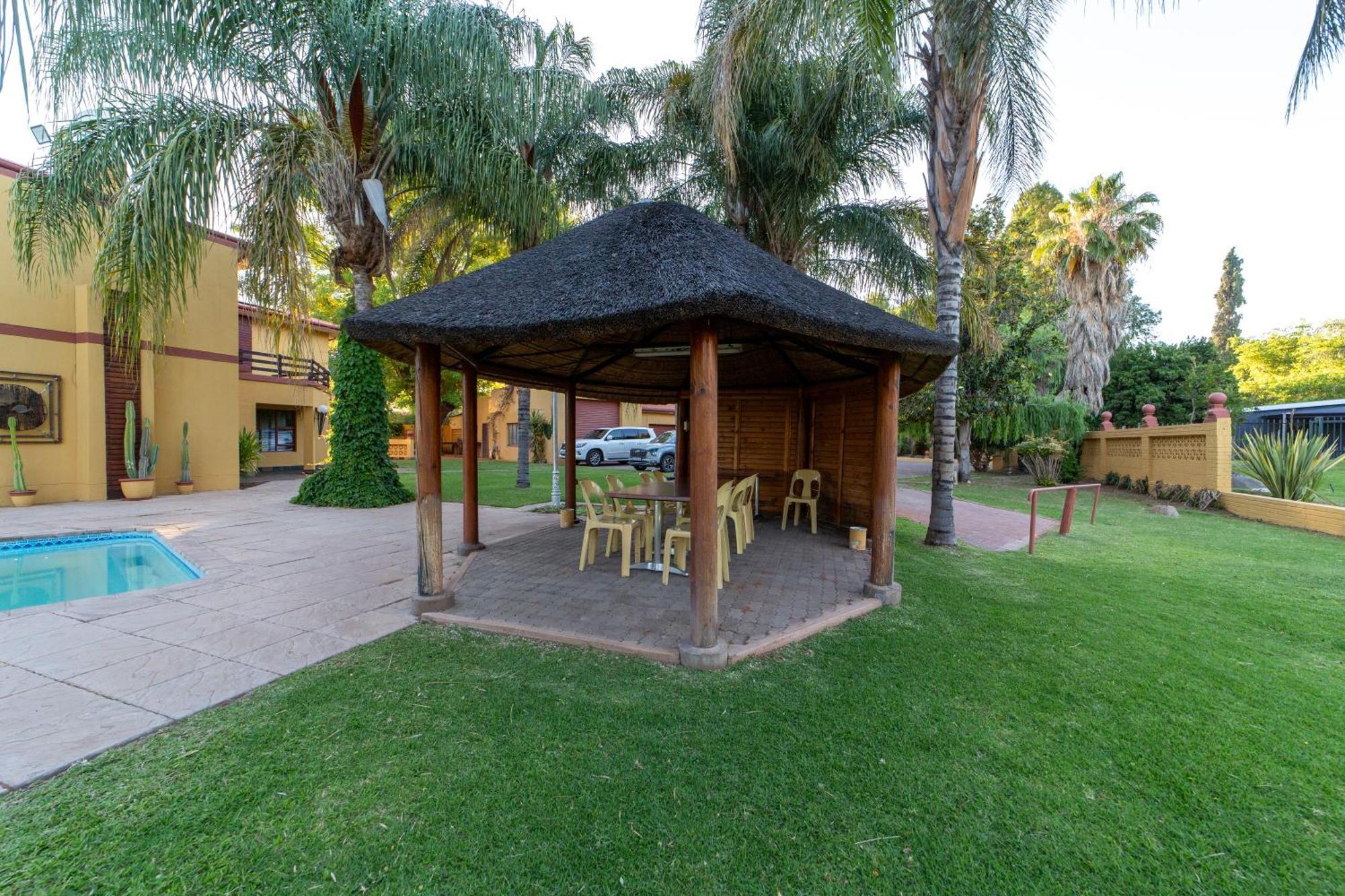 Sunriver Kalahari Lodge Riverside Stay In Upington Exterior photo